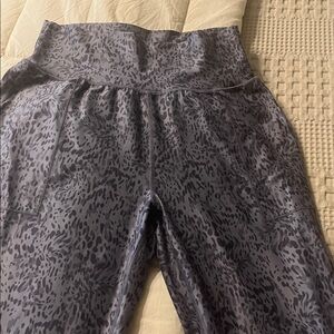Women's Gray Animal Print Leggings - Unbranded
